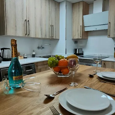 Apartmán With Large Patio By Namaste Elite *