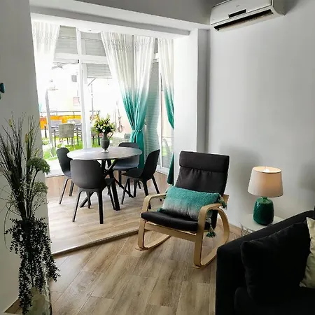 Apartment With Large Patio By Namaste Elite *